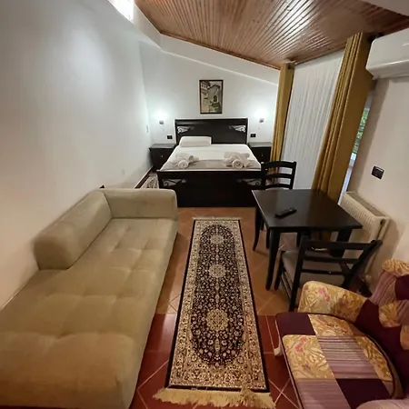 At 3* Berat