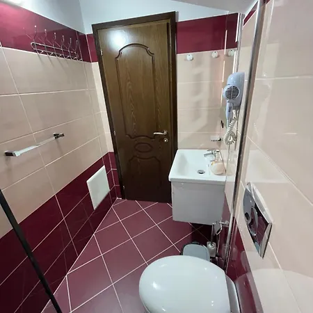 ゲストハウス At